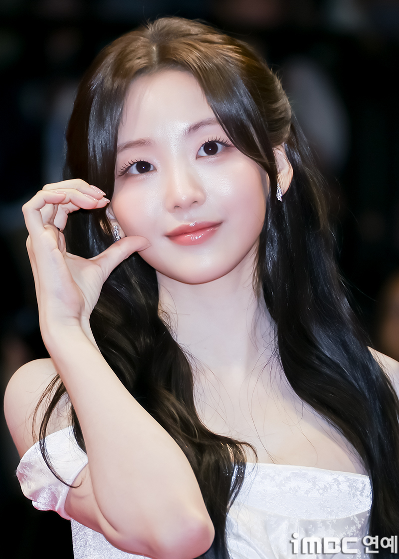 hyovrse's tweet photo. an actual angel #조이현 https://t.co/FYYCF356eS