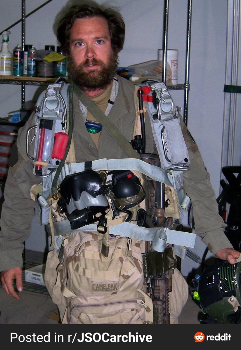 zeeshanzac09's tweet photo. A powerful look at retired U.S. Navy SEAL Chief Warrant Officer 4 Jon Dalton during his deployment. A legend in the community who dedicated 23 years to elite military service through major operations in the Global War on Terror. 🇺🇸 #NavySEALs #JSOC #MilitaryHistory https://t.co/jnh2eHUCw0
