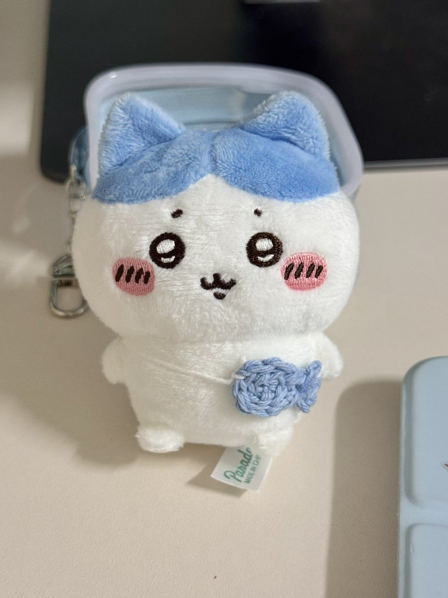 ssomdal's tweet photo. 유튜브 봐도 뭔말인지 모르겠어서 야매로 물고기 가방을 떠줬어요
검은 실이 없어서 눈은 패스 https://t.co/60rrfhXuXx