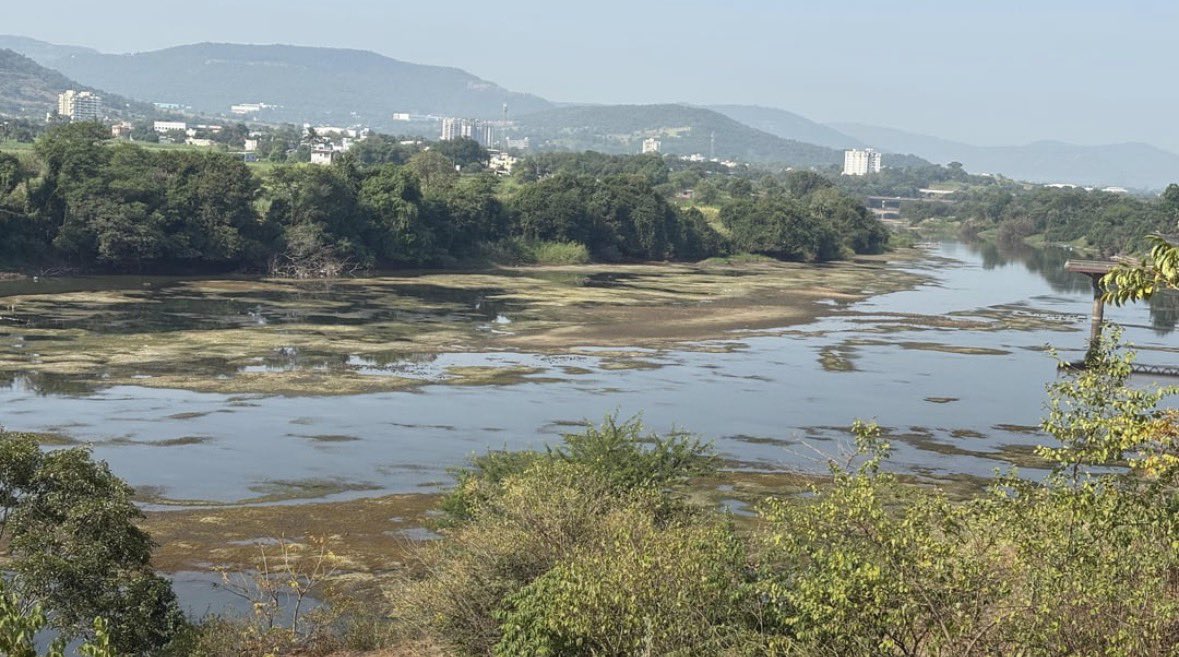 PuneDistrict's tweet photo. Mula river has already dried up. Going to be a nightmare looks like🙏🏻 https://t.co/Tu0hUf6bcB