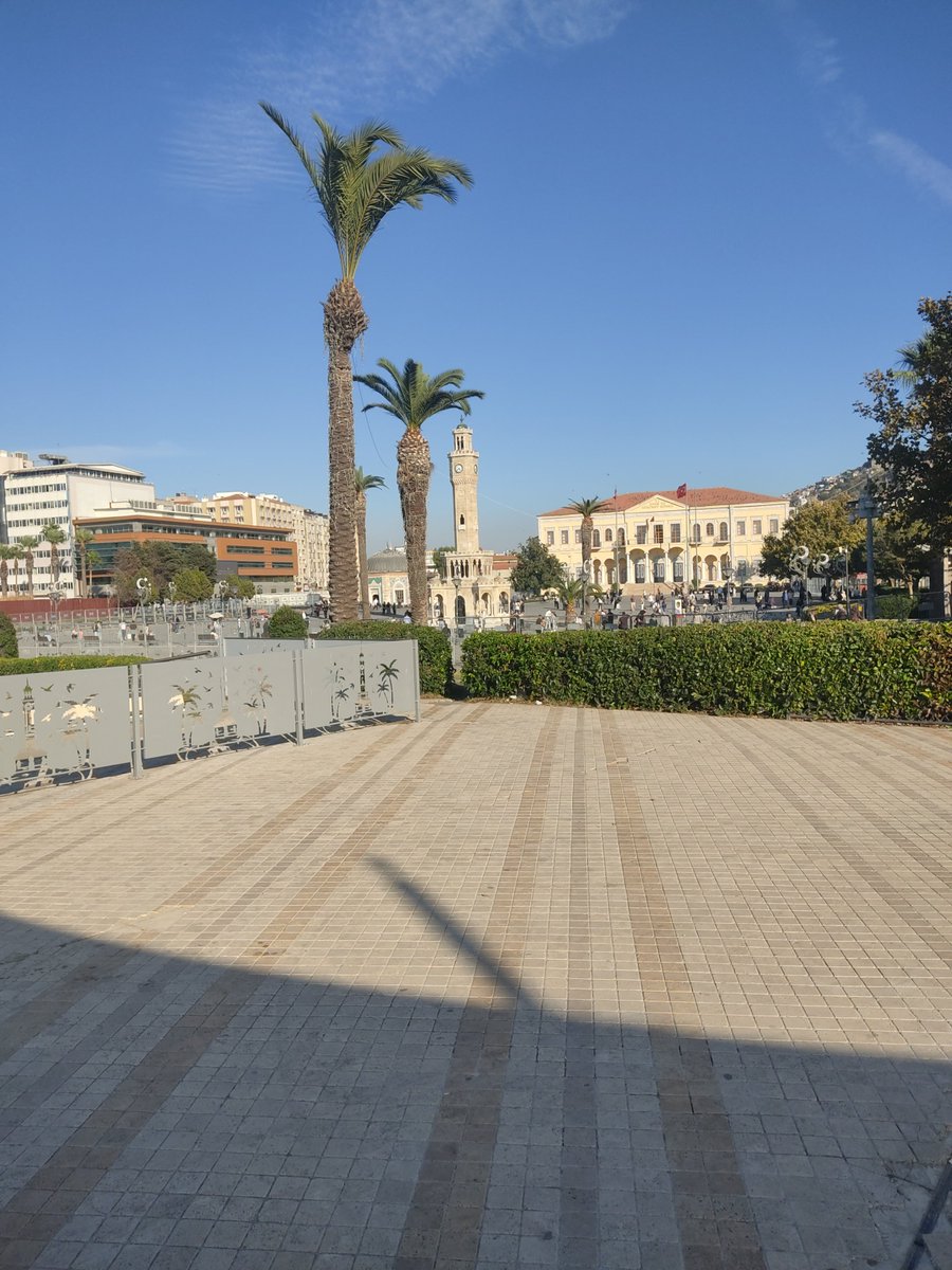pngeyb's tweet photo. İzmir https://t.co/OsAknhXyKQ