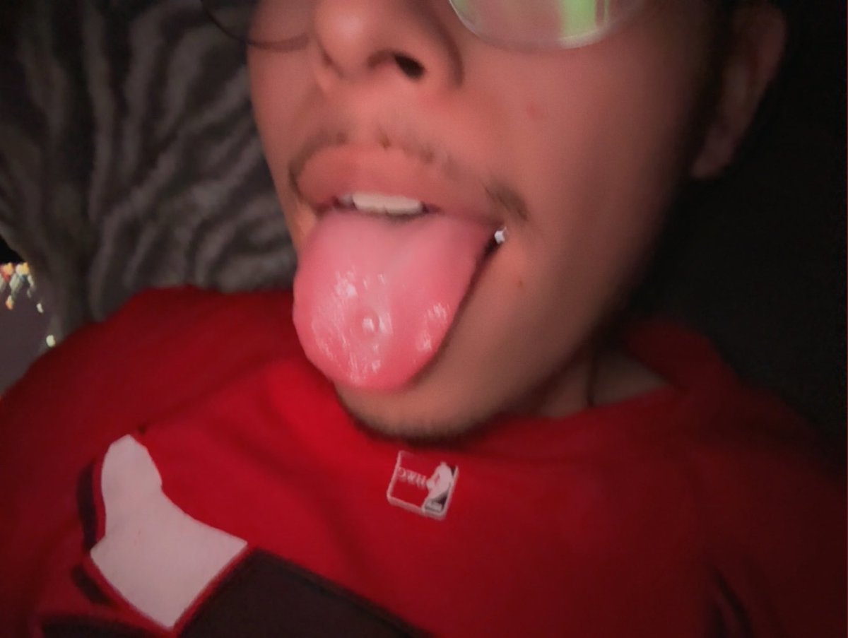 urrlocallx's tweet photo. Who’s tongue tryna be on it? https://t.co/UC1wGiLyDw