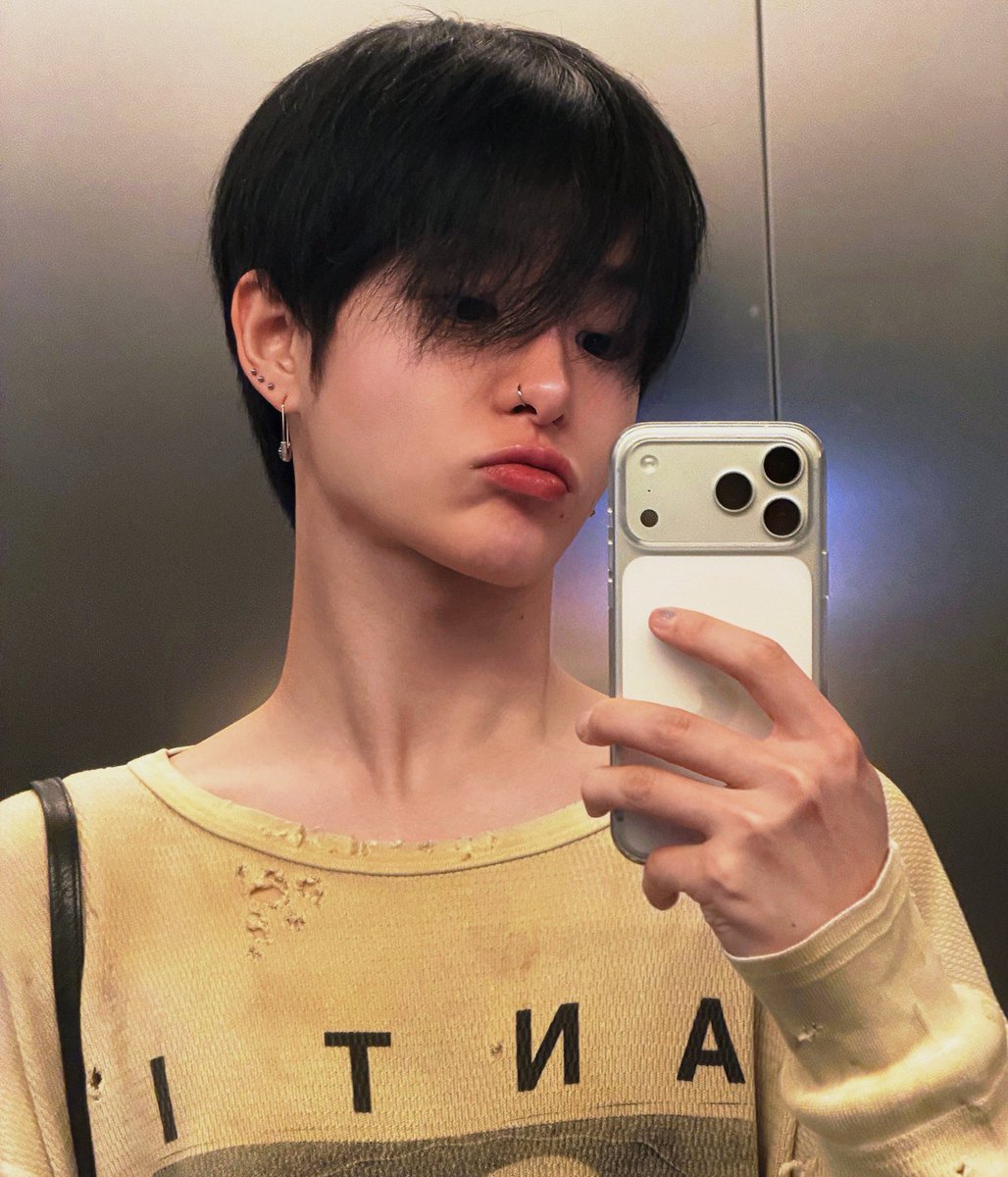 jihoonssir's tweet photo. izin ngespill outfit kita pas malmingan kemaren 😼✨

#tmsd #JIHOON #지훈 https://t.co/is4akdSNDJ