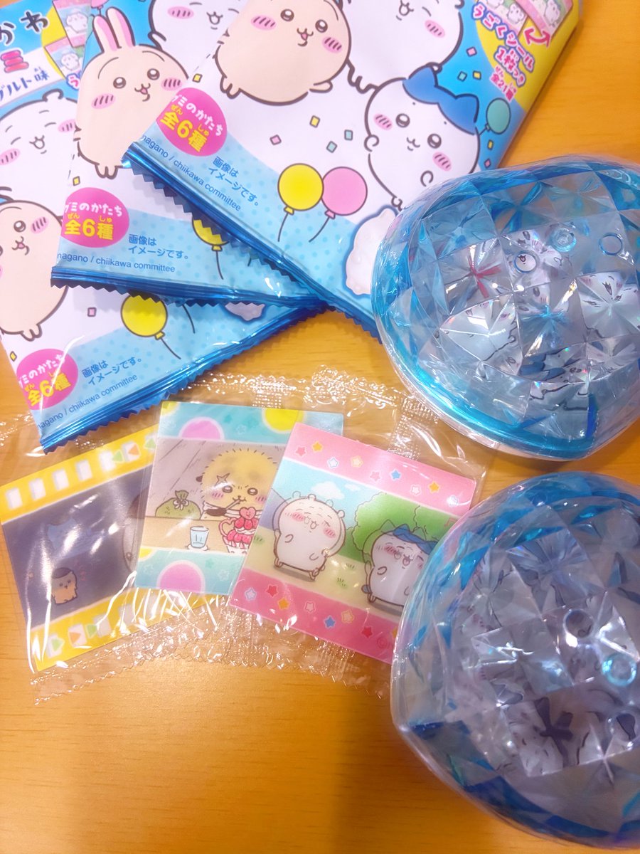 prrya_usa's tweet photo. ガチャ引けたー！残り少なくてMIXはもう無さそうな感じだった🥲
２回だけ引いたら被っちゃたけど何かに貼ろうかな🤔

ちいかわグミむちゃうまヨーグルトはうさぎ出なかったけど全部可愛い💕 https://t.co/MITuoPrp58
