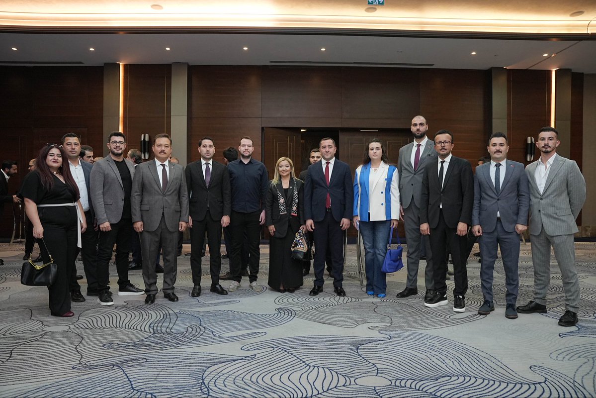 receptangall's tweet photo. Birlikte kurduğumuz Baromuzu daha ileriye taşıma ve daha da güçlendirme iradesiyle; “Önce Ülkem ve Milletim” anlayışı doğrultusunda, Baro Başkan Adayımız Av. Ali Kasım Tuna başkanlığında oluşturulan aday listesinde yer alan değerli meslektaşlarımızı tebrik ediyoruz. 🇹🇷 https://t.co/BRJVyORq6m