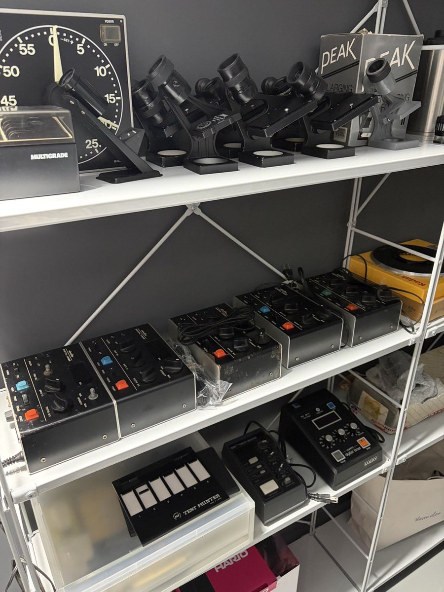 KoujiM2M4TRYXBW's tweet photo. 大学の後輩が、練馬にレンタル暗室の運営を開始します。
日本、いや世界でこの規模の暗室は今後誕生しないのでは無いでしょうか。
細部まで拘り抜かれたクオリティ、写真好きなら必ず虜になる事は間違い無いです！

現在、カラー現像機の試運転中。
この現像機も拘りの一つです。
そうそう、カラーペーパーの裁断機ももうすぐ海を渡ってやって来るみたいですよ！

モノクロ暗室は現在施工中ですが、先ずはカラー暗室から。Cプリントユーザーの貴方、是非ご利用下さい！

いよいよ10月15日(木)プレオープン。
最高の暗室が皆様をお待ちしております。

BLOW-UP DARKROOM & GALLERY
東京都練馬区豊玉中2-25-2 B1