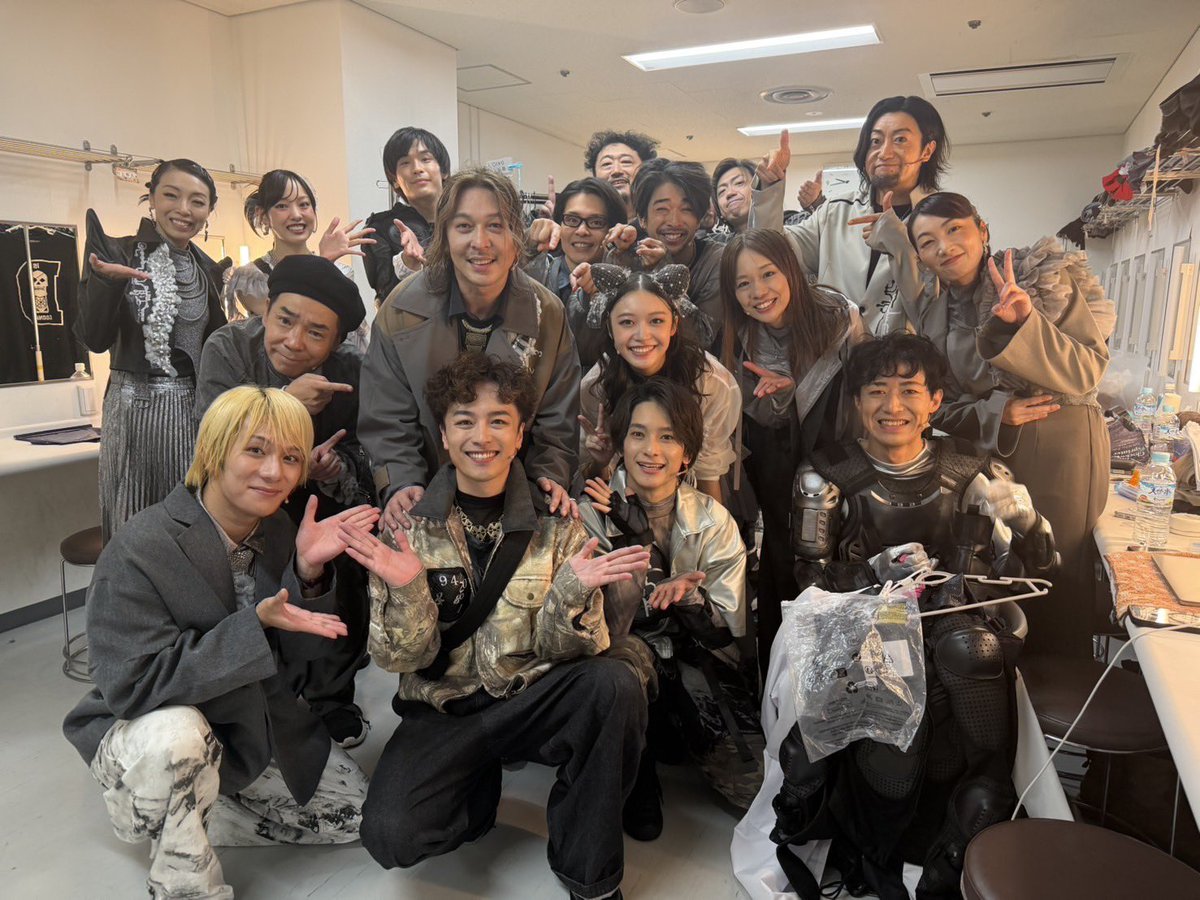 Shogo_Suzuki_'s tweet photo. 愛のある場所。
一日だけでしたが、参加させて頂いて光栄です。
素晴らしき人たちと☆

皆さまも是非、大切な人とご観劇くださいましたら幸いです。

#アンクロ
#アンドレ https://t.co/BmrY6rsMwZ