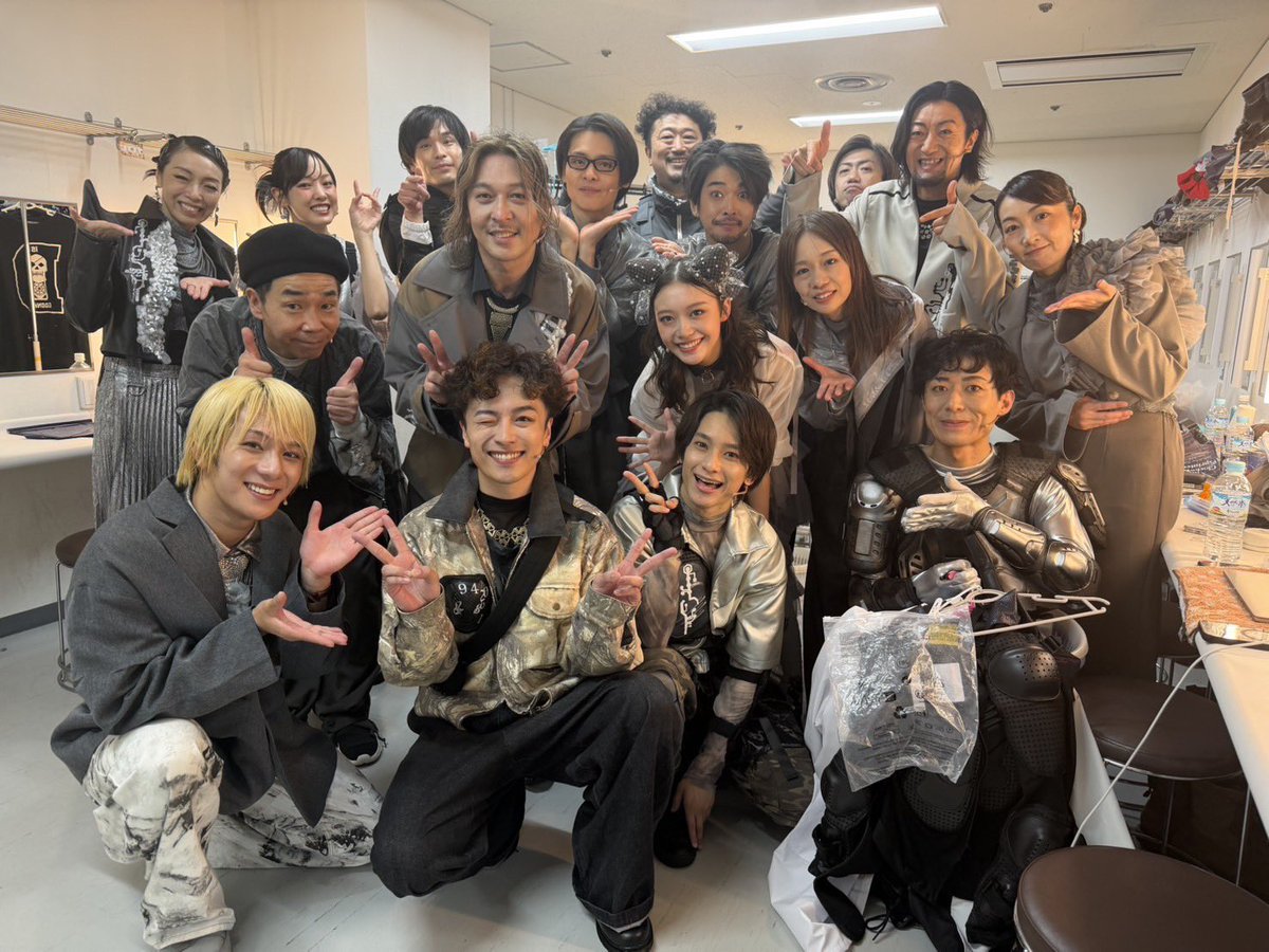 Shogo_Suzuki_'s tweet photo. 愛のある場所。
一日だけでしたが、参加させて頂いて光栄です。
素晴らしき人たちと☆

皆さまも是非、大切な人とご観劇くださいましたら幸いです。

#アンクロ
#アンドレ https://t.co/BmrY6rsMwZ