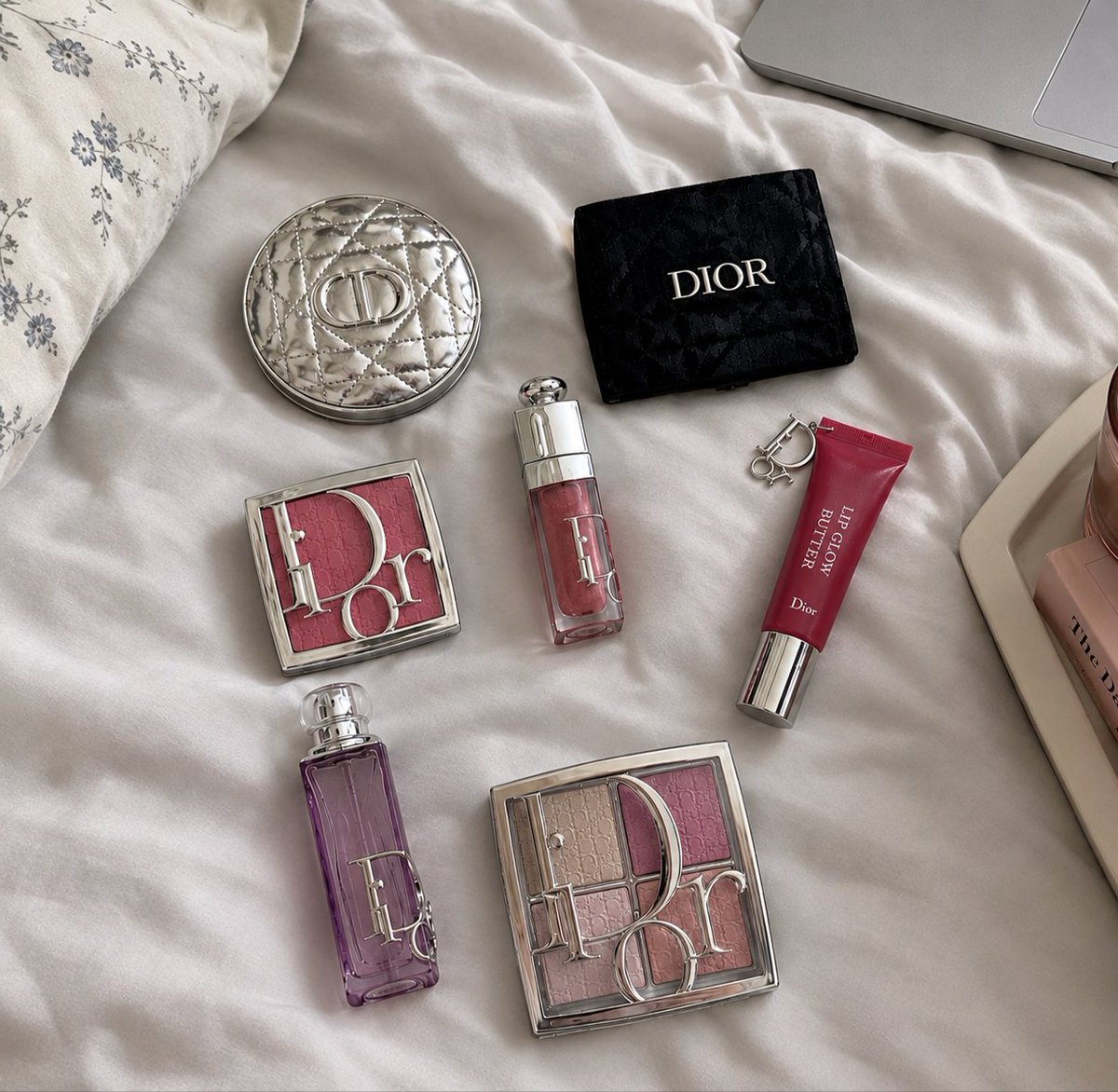 Serena116780277's tweet photo. This is how we support #JISOO. 

Not with bots. Not with fake likes.
With real fans, real purchases, and real love.

 @Dior @Cartier https://t.co/VnyfLFXTWa