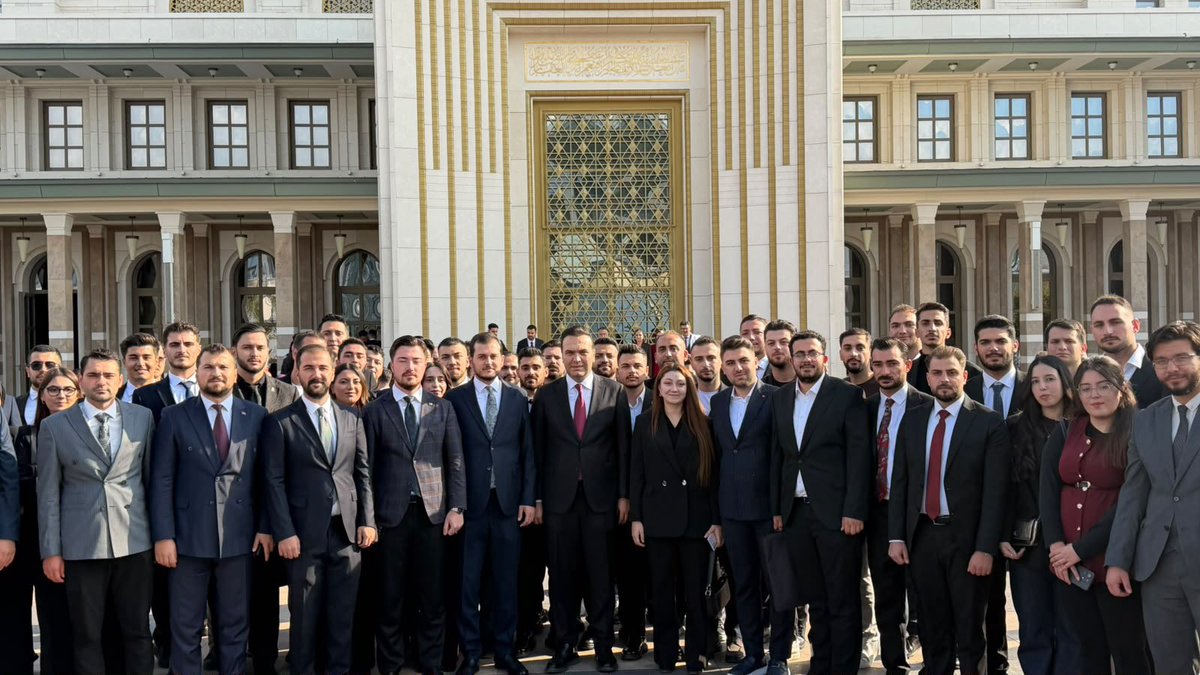 uniakankara's tweet photo. 📍 Cumhurbaşkanlığı Külliyesi

Genel Başkanımız, Cumhurbaşkanımız Sayın Recep Tayyip Erdoğan’ın teşrifleriyle gerçekleştirilen 2026-2027 Akademik Yıl Açılış Töreni’ne katılım sağladık.
Yeni akademik yılın tüm öğrencilerimiz ve akademisyenlerimiz için başarılı geçmesini diliyoruz. https://t.co/ktJvWEXvuq
