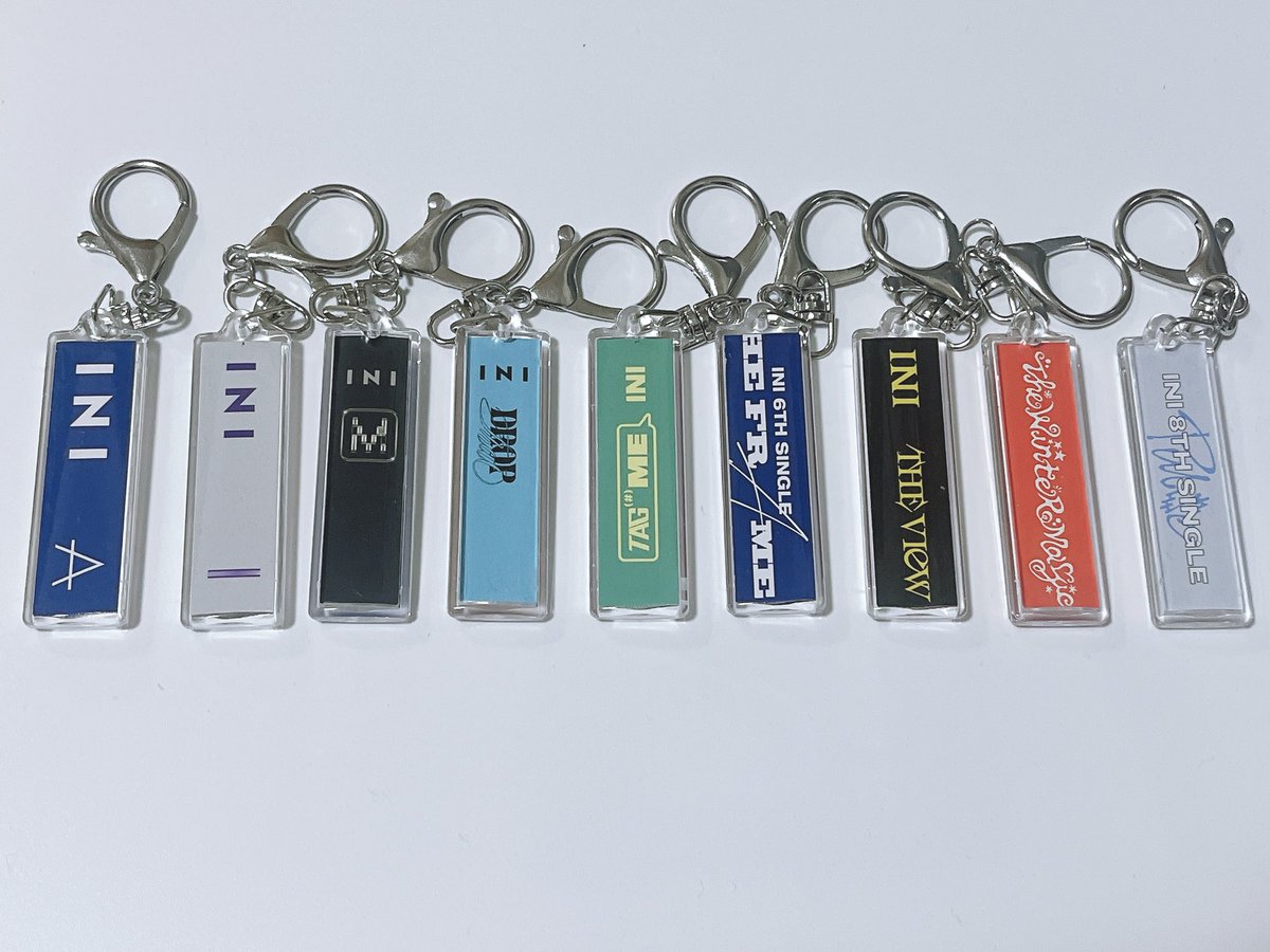 achoko1keyz's tweet photo. 兄グルでやっていたCD帯紙キーホルダー、KO1KEYZでも作るって決めて準備して待ってました！！

ちょっとフライングだけど、KO1KEYZデビュー本当におめでとう🎉

(通常盤の帯紙もここにロゴが欲しかったよ、普通に。w)

#KO1KEYZ https://t.co/2IhwKWV4U7