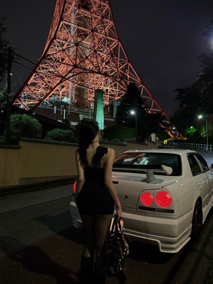 Maexba's tweet photo. tokyo nights 🗼#墨尔本 https://t.co/eXIm7P6Avv
