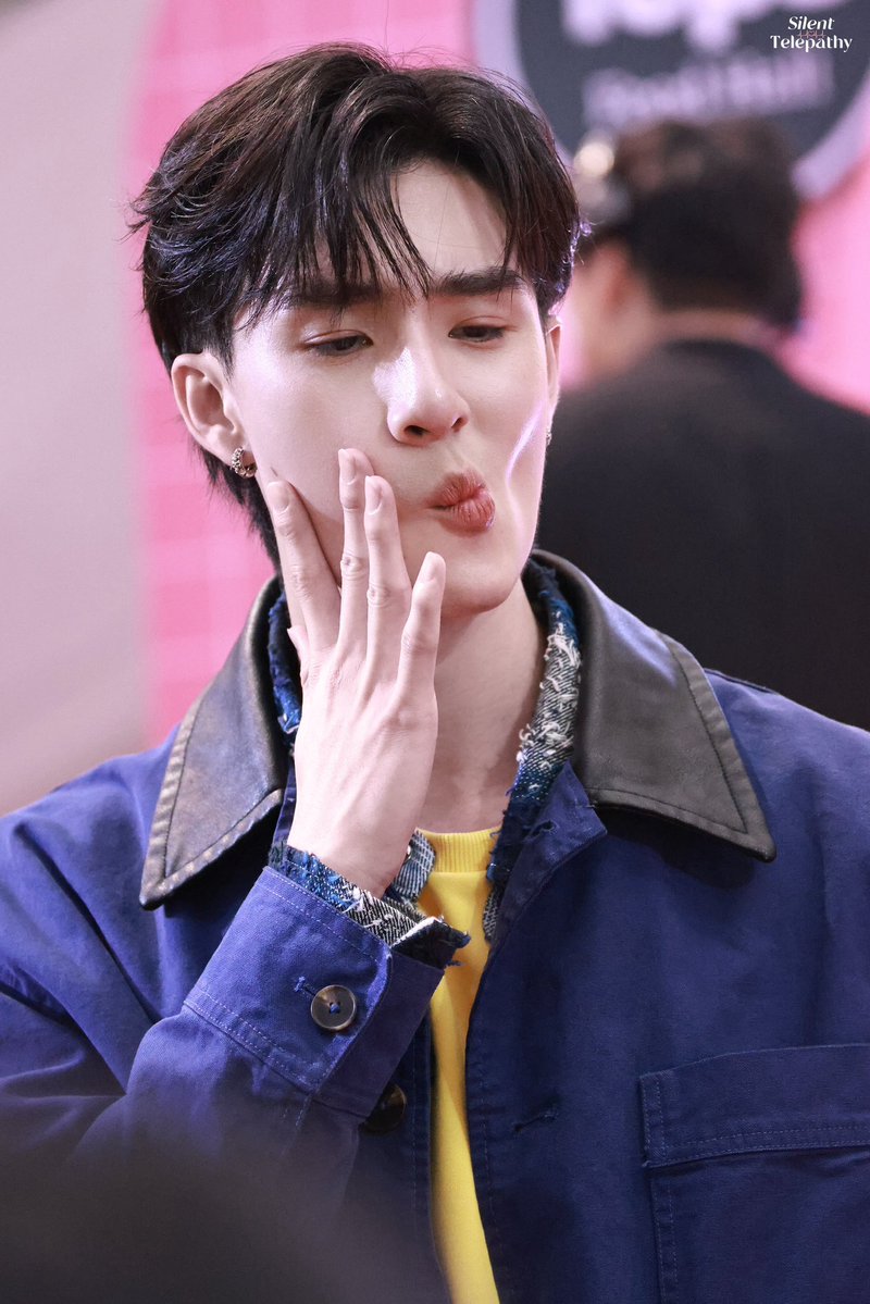 teevithe's tweet photo. ntik sayang… dd imut sekali… sangat centil pinkies T - T 
wangi manis strawberry ini kalo pipinya dicubit pasti keluar fla vanilla🍓🥛🤏🏻💖🥺 ©ShuangSilent

DEWTEE X SALZ SYSTEMA AT TOPS

#SalzSystemaxDewTee https://t.co/u1r9iGKiI2
