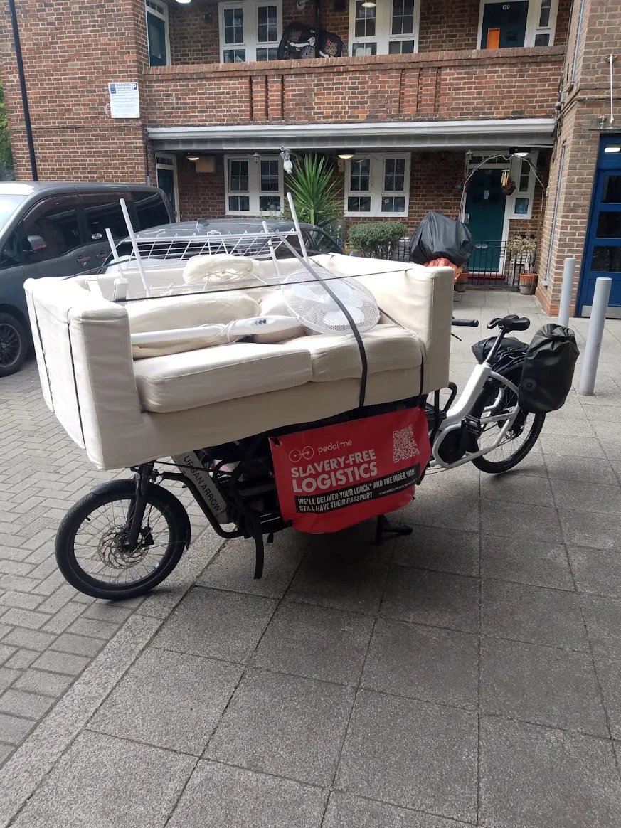 pedalmeapp's tweet photo. Sofa (plus fan and sundries). https://t.co/TkY50Ic2wD