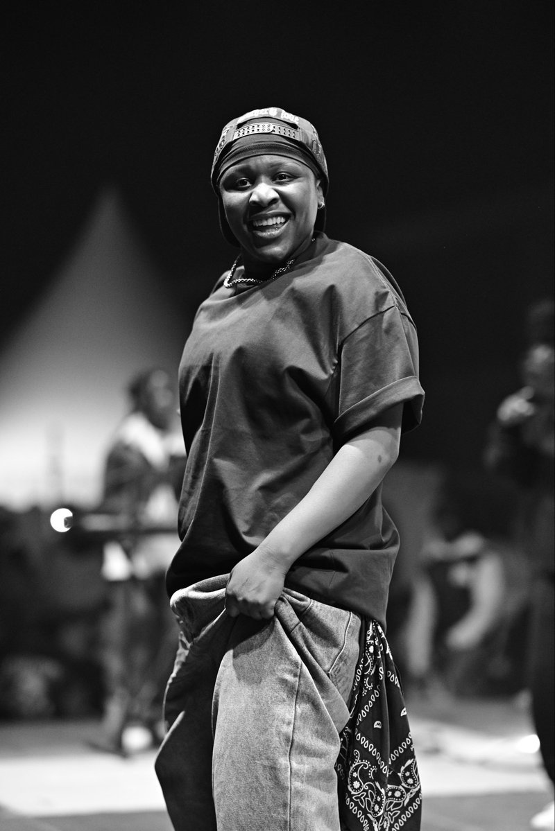 ShokoFestival's tweet photo. 𝗚𝗲𝗻𝗱𝗲𝗿 𝗶𝗰𝗵𝗶𝗶?

Chitungwiza was not ready for Nisha Ts and neither were we 😭🔥 She ATE. She DEVOURED. She left absolutely nothing for the rest of us. 

Respectfully, if you were not there, you missed a MOMENT.
#Shoko2026 #Unmuted https://t.co/WP3m6bPq0j