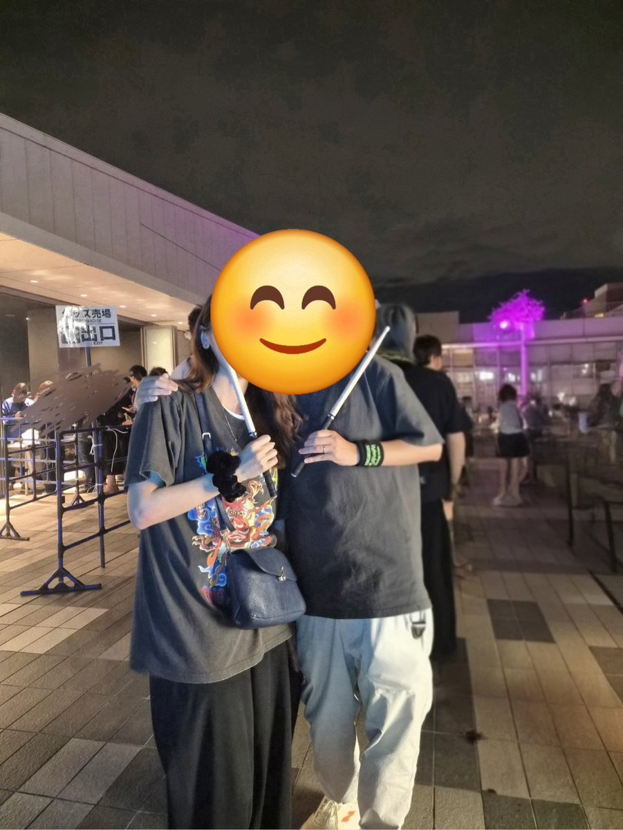 bale11real0506's tweet photo. 普段あまり投稿しないのですが、、
TMG2日目に行ってきました！
（1日目も）

まさかの1番の整理番号で、最前列ど真ん中鑑賞
音圧迫力やばし、
途中でマットからスティックを頂きめちゃくちゃ喜んでたところアンコール後妻名指しでもう1本いただいて1セットいただくという、
一生の思い出です☺
#TMG https://t.co/iWcj2W5U8o