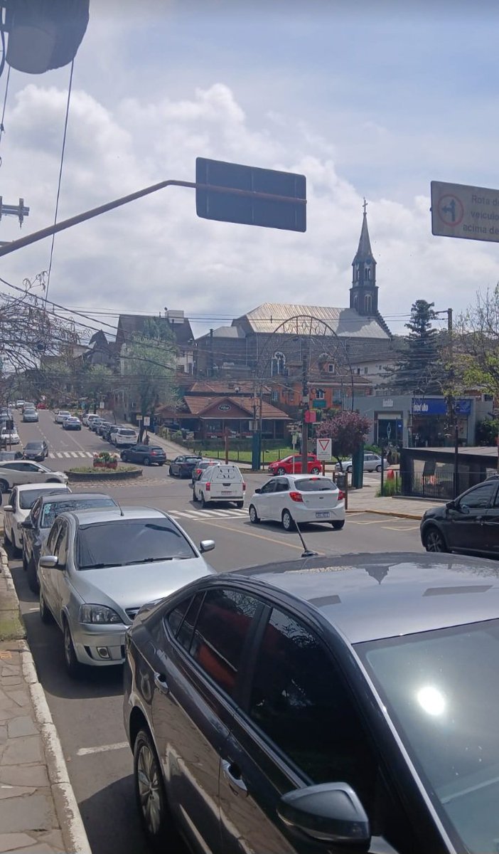 sandra_fal59015's tweet photo. Mais fotos da viagem a Gramado no Sul do Brasil! Estão em lua de mel, sem as filhas, mas estão morrendo de saudades delas. https://t.co/S9LExLcZMT