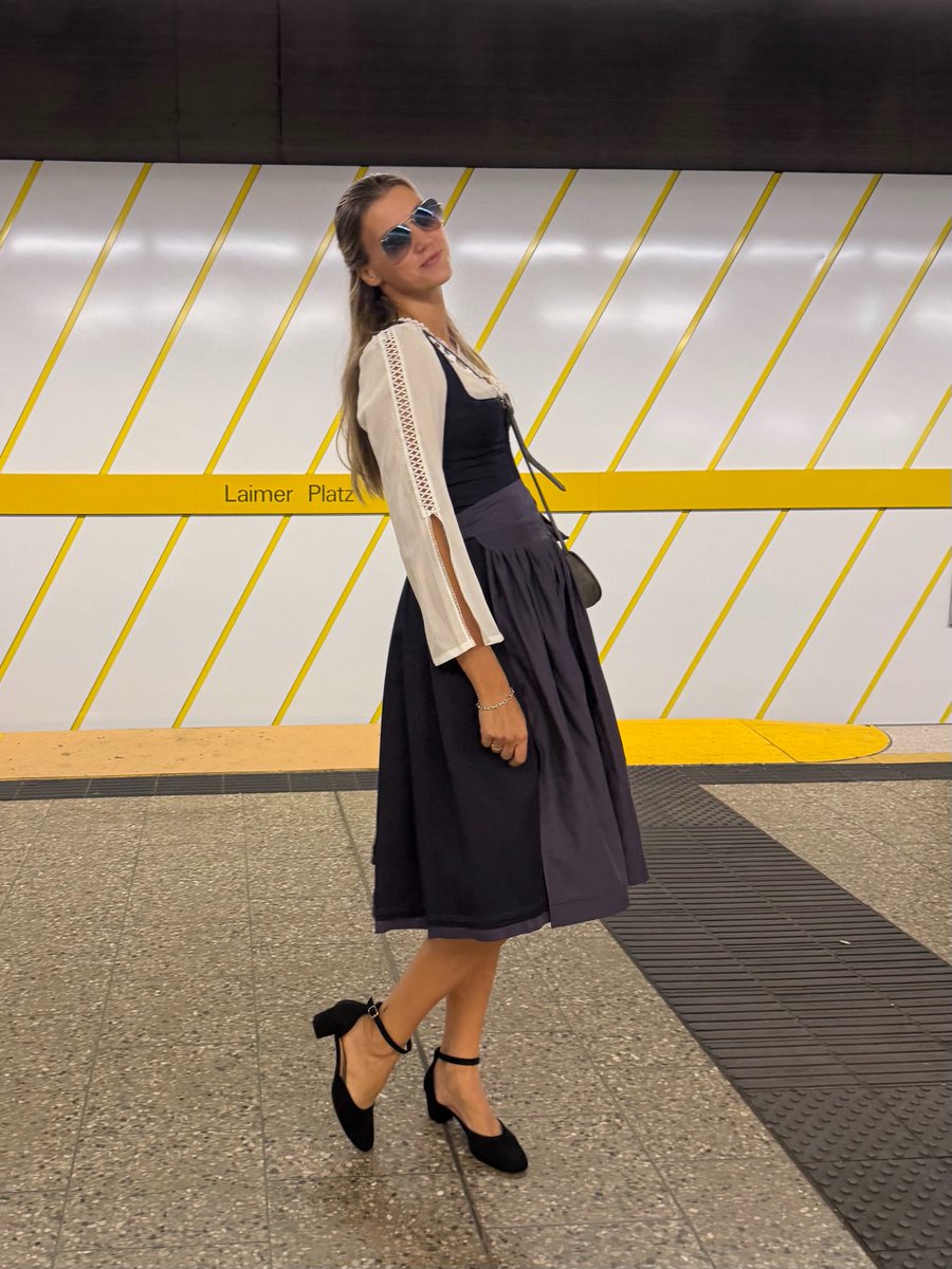 NataliaVieru's tweet photo. Here my last Tall Girl traditional Bavarian dress I was wearing this year for the Oktoberfest… #tallgirl #bavariandress #dirndl https://t.co/TU1HQKSoLk
