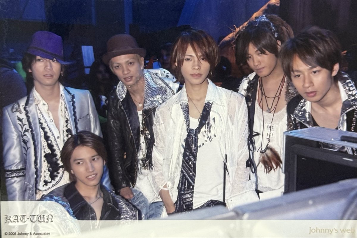 RyuSay_U's tweet photo. KAT-TUNが6人だった時代に戻りたい
会場が揺れるほどの歓声、ド派手な特効
「敵無し 不可能も無し」な存在感と勢い
当時6〜9歳だったけど今でも脳裏に焼き付いて離れないくらい盛り上がってたな https://t.co/s9JeANERAZ