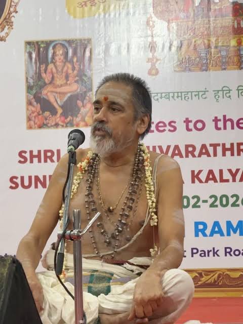 Sastha93883062's tweet photo. இத்தனை ஸ்லோகங்களையும் பார்க்காம ப்ரவசனம் பண்ண கூடிய (ப்ரவசனம் முழுக்க புஸ்தகம் இல்லாம ) ஒரே பெரியவா ப்ரஹ்மஸ்ரீ சுந்தர்குமார் அண்ணா.

ஏக சந்தஶ் க்ரஹி.

நமஸ்காரம்.

ஸ்லோகங்களின் எண்ணிக்கை

வால்மீகி ராமாயணத்தில் உள்ள ஸ்லோகங்கள் — 24,000

சுந்தர காண்டத்தில் உள்ள ஸ்லோகங்கள் — 2,885

நாராயணீயத்தில் உள்ள ஸ்லோகங்கள் — 1,036

ஸ்ரீமத் பாகவதத்தில் உள்ள ஸ்லோகங்கள் — 18,000

பகவத் கீதையில் உள்ள ஸ்லோகங்கள் — 700

சௌந்தர்ய லஹரியில் உள்ள ஸ்லோகங்கள் — 100

விஷ்ணு ஸஹஸ்ரநாமத்தில் உள்ள ஸ்லோகங்கள் — 108

லலிதா ஸஹஸ்ரநாமத்தில் உள்ள ஸ்லோகங்கள் — 183