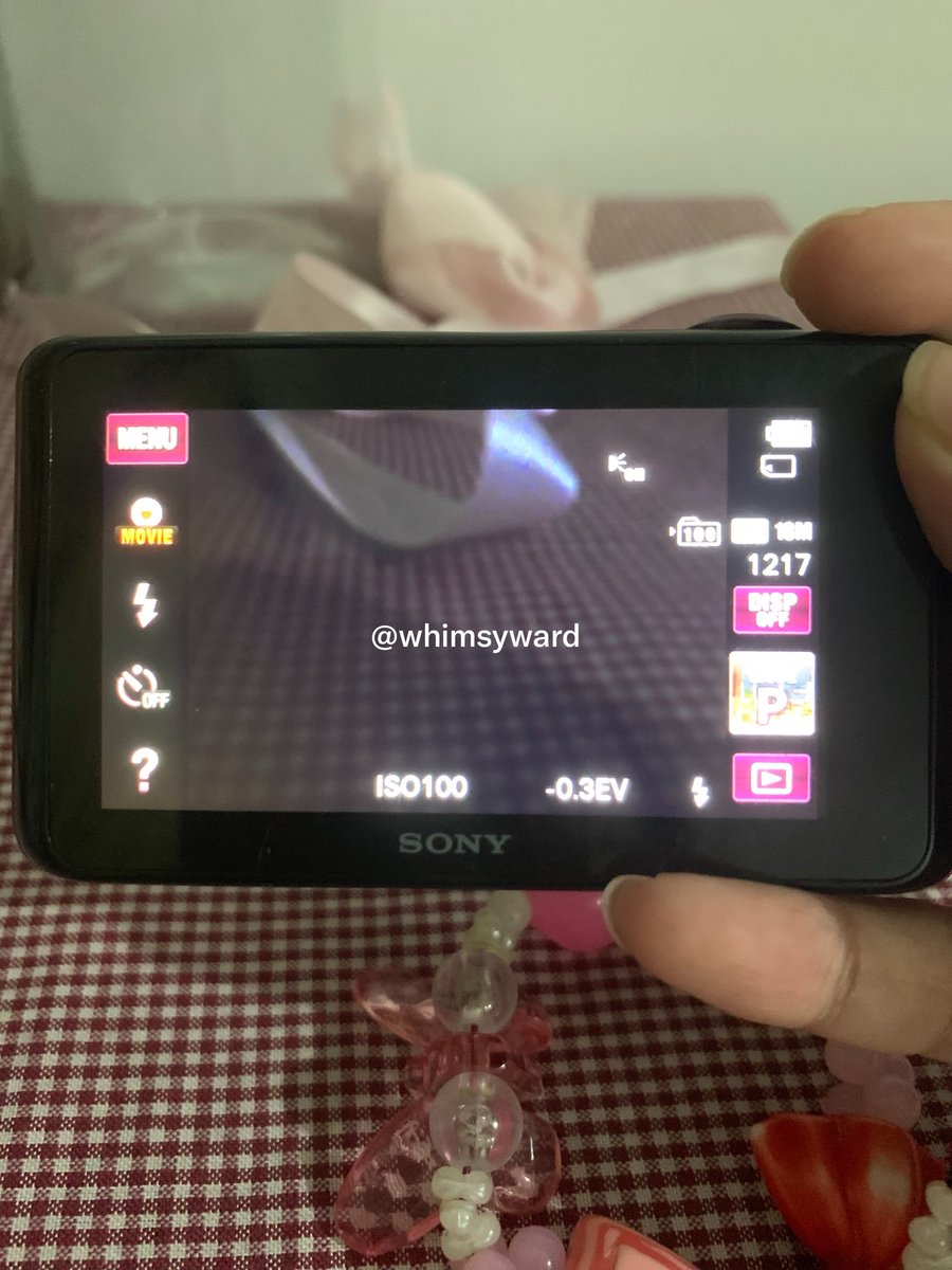 whimsyward's tweet photo. wts – want to sell 🎀

sony cybershot dsc wx170 in pink rare (touchscreen jp only) 🎀

💰 1.650

🎀 include: unit, charger, battery, strap, pouch
🎀 minus: lecet pemakaian, full zoom ada noda

🍊avail (+adm)

t. digicam camera wtb nikon canon https://t.co/yAh6pRDWgI
