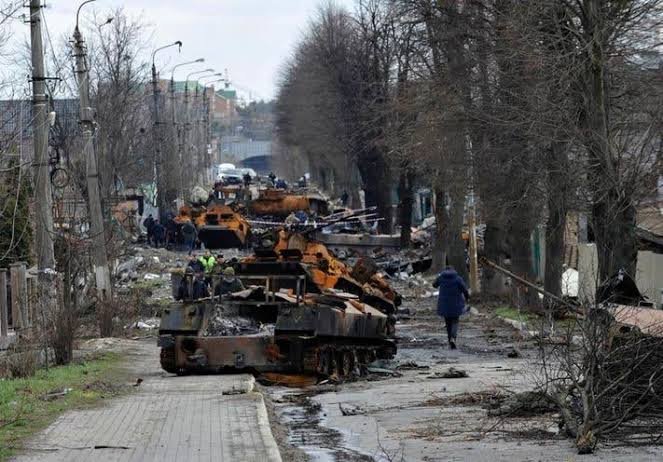 burgervertreter's tweet photo. @BowesChay Ukraine put the thousands of Russian tank wrecks on the roads to Kiew 😂😂 Holy cope, you Putinsuckers are retarded af. Russia got its arsehole torn wide open with their Blitzkrieg from Temu with soldiers that got sent their who thought they are going for a military excercise. https://t.co/nX28gkGgKW