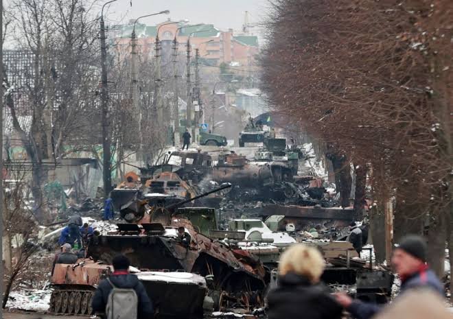 burgervertreter's tweet photo. @BowesChay Ukraine put the thousands of Russian tank wrecks on the roads to Kiew 😂😂 Holy cope, you Putinsuckers are retarded af. Russia got its arsehole torn wide open with their Blitzkrieg from Temu with soldiers that got sent their who thought they are going for a military excercise. https://t.co/nX28gkGgKW