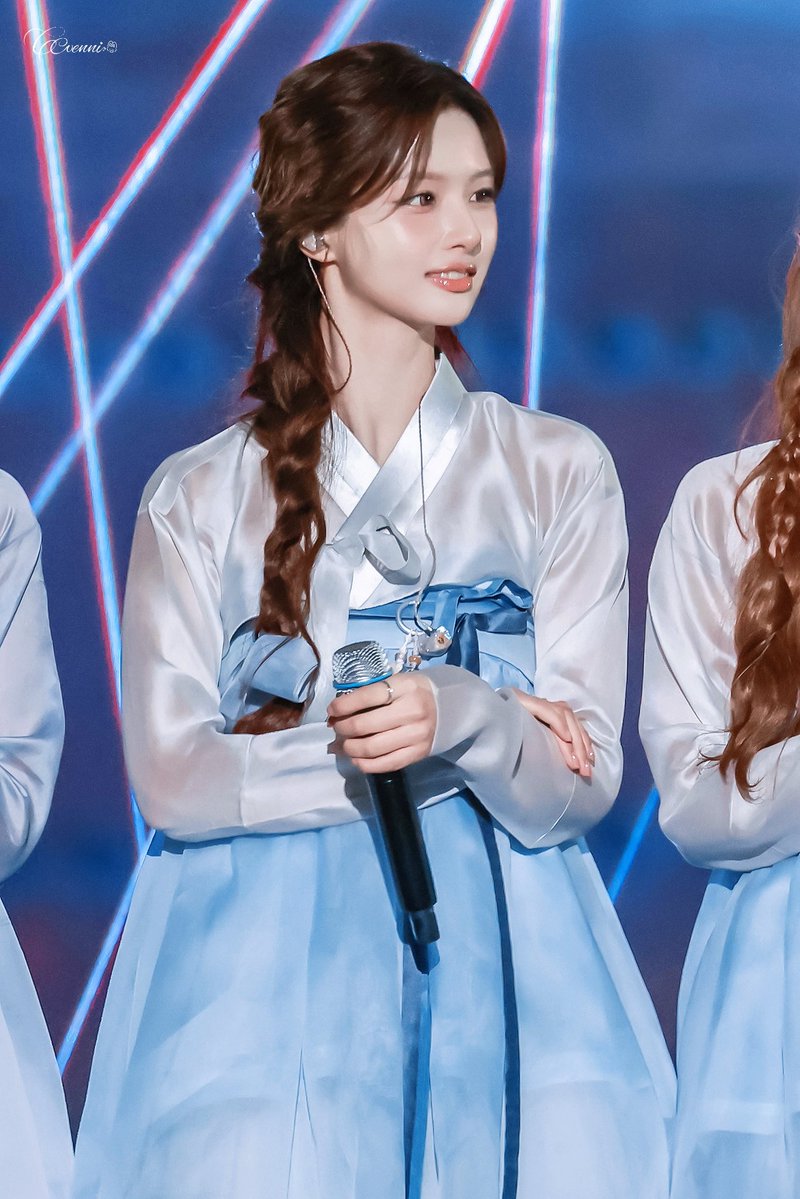 cc_wenni126's tweet photo. 261006

#설윤 #SULLYOON
#엔믹스 #NMIXX https://t.co/Z83oc69bsY