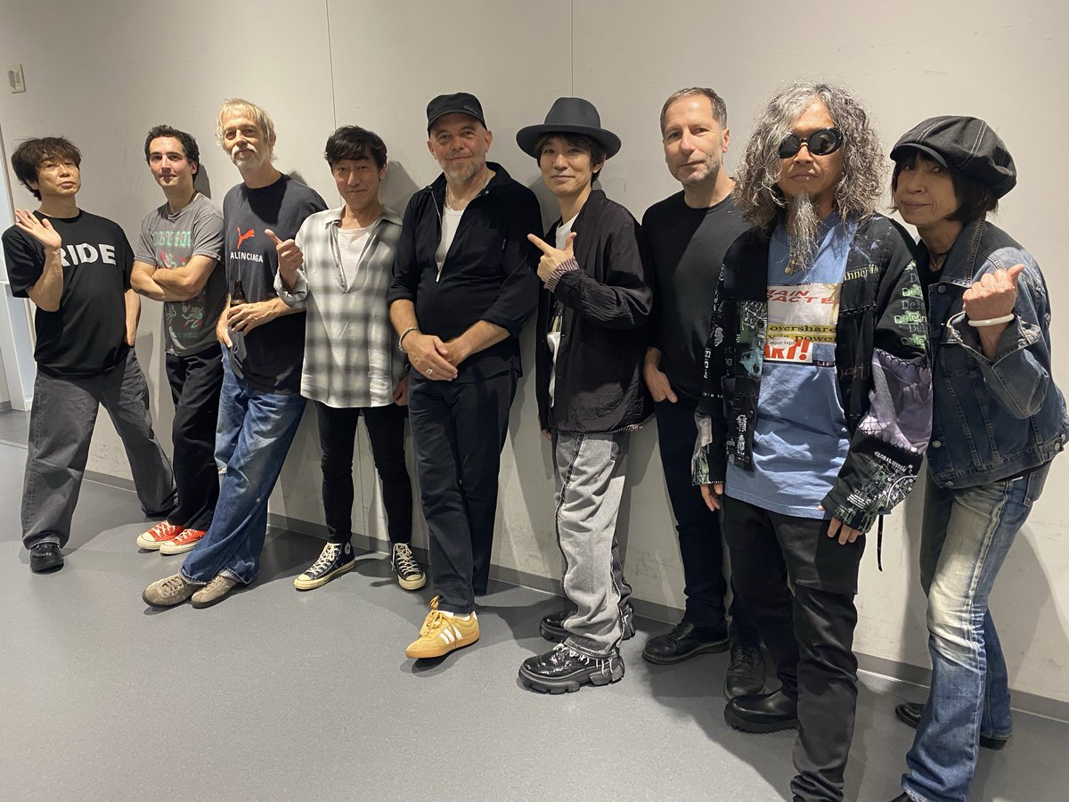 MarkGardener's tweet photo. Just over a week ago in Japan with @spitzrockmansai . Thanks 🙏 again for the invite Masa-san ! We had a blast and loved the show . We’ll be back in Japan 🇯🇵 soon so watch this space #SPITZ X https://t.co/gT8KtZqOFn