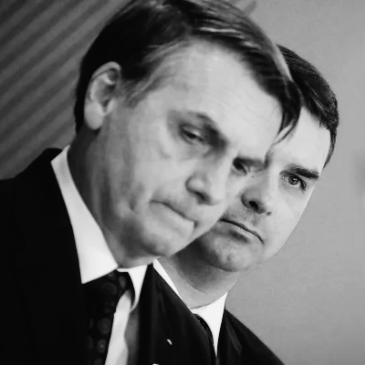 ivanbaron's tweet photo. Para você que é mãe atípica e ama o seu filho autista, não esqueça que, durante o desgoverno Bolsonaro, foi defendida a ideia de ELETROCHOQUE para “tratar” pessoas neurodivergentes. Enquanto isso, o Presidente Lula garantiu o diagnóstico para autistas adultos, terapia nutricional nas escolas e mais inclusão.
Não vamos retroceder. Dia 25 é 13 nas urnas! ✅