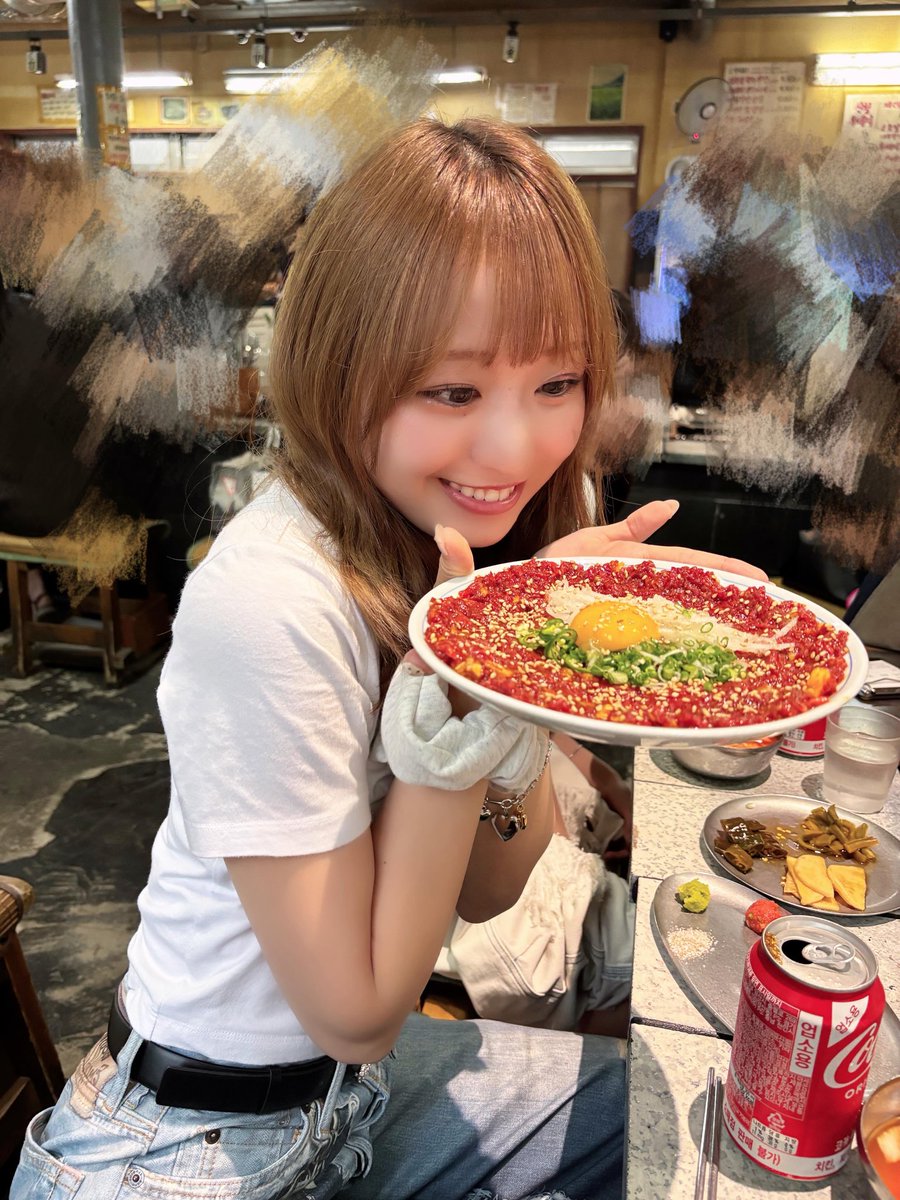 kyuuri0709's tweet photo. ご飯を美味しそうに見つめるしょこが尊いの...🥲
#瀧脇笙古 https://t.co/6Yeo5HqtGw