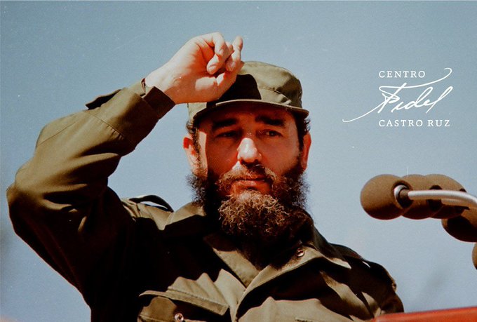 centrofidel's tweet photo. #Fidel: "Aquí no hay manera de influir en los destinos del país, como no sea de acuerdo con los intereses del país.  Aquí lo único que regirá el futuro de Cuba es el interés de Cuba".
#FidelVive 
#100AñosConFidel https://t.co/2o2smSfJgw
