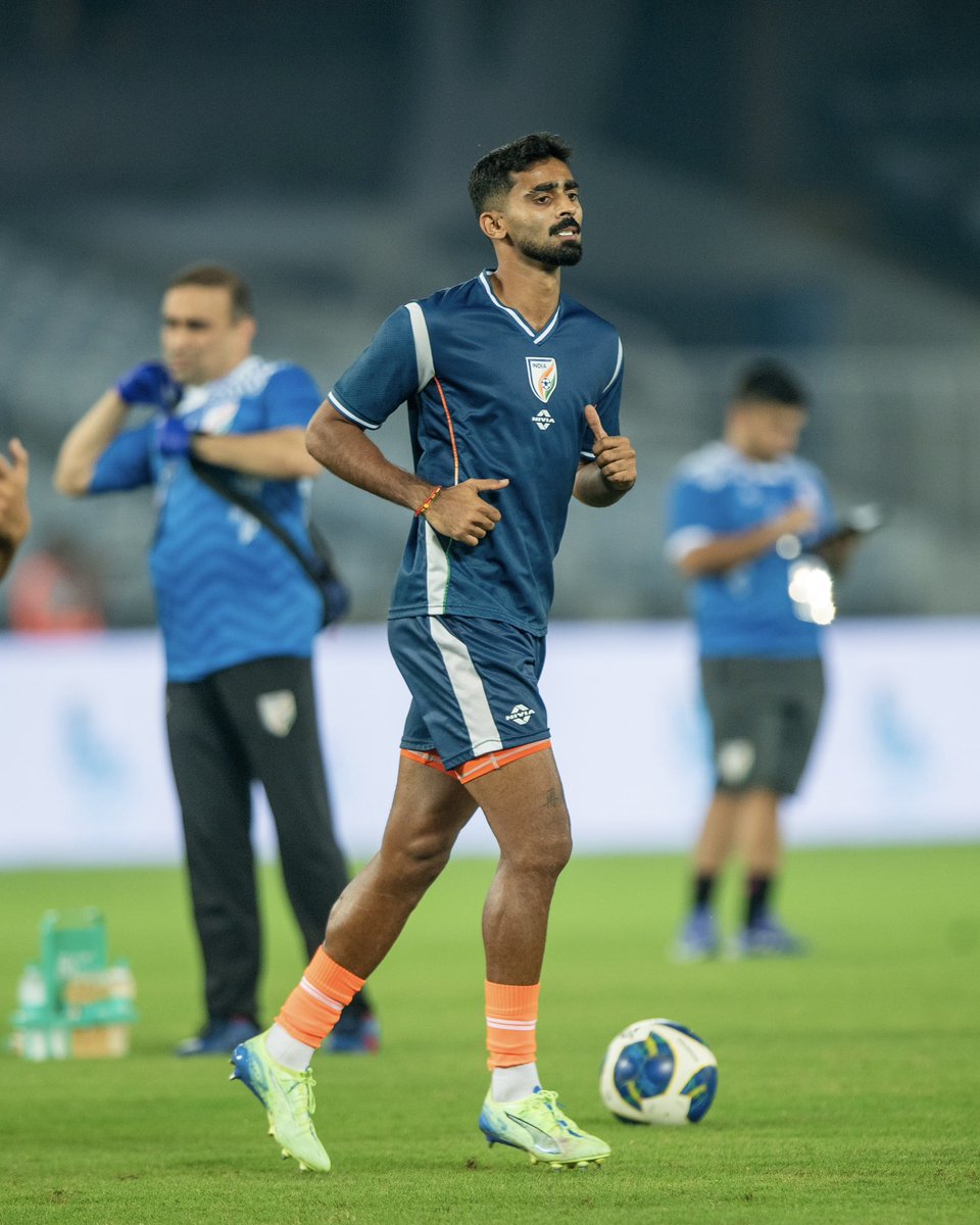 IndianFootball's tweet photo. Building up to kick-off. 💪🏻

#INDURU #BlueTigers #IndianFootball https://t.co/KTpblCzPmL