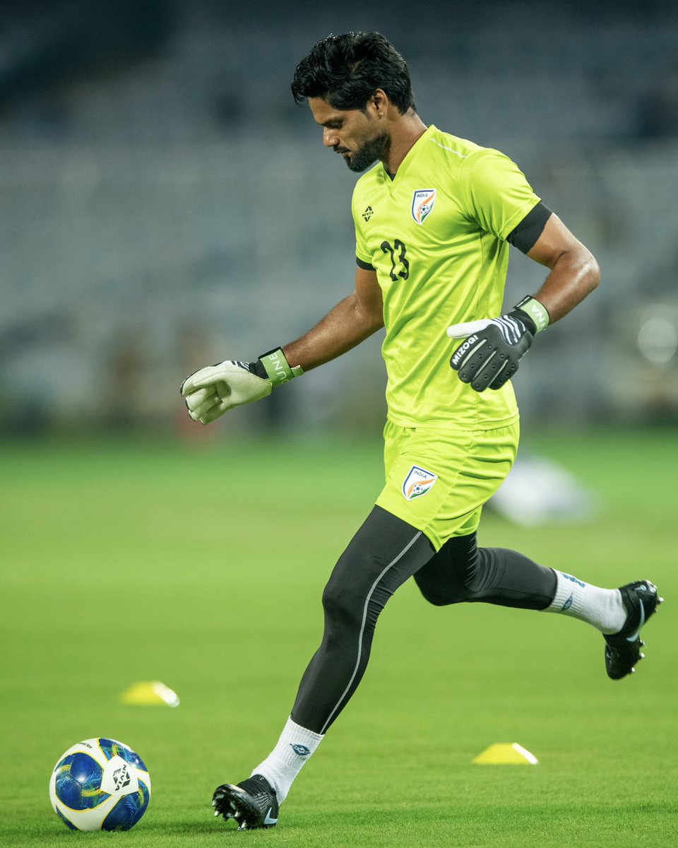 IndianFootball's tweet photo. Building up to kick-off. 💪🏻

#INDURU #BlueTigers #IndianFootball https://t.co/KTpblCzPmL