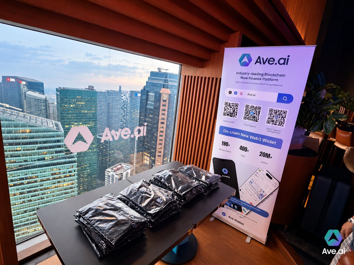 AveaiGlobal's tweet photo. Come find https://t.co/B0ltpZ3hzc at TOKEN2049 and grab some merch 

Anyone got theirs today? 🏃‍♂️ https://t.co/3e7iXfzJ3o