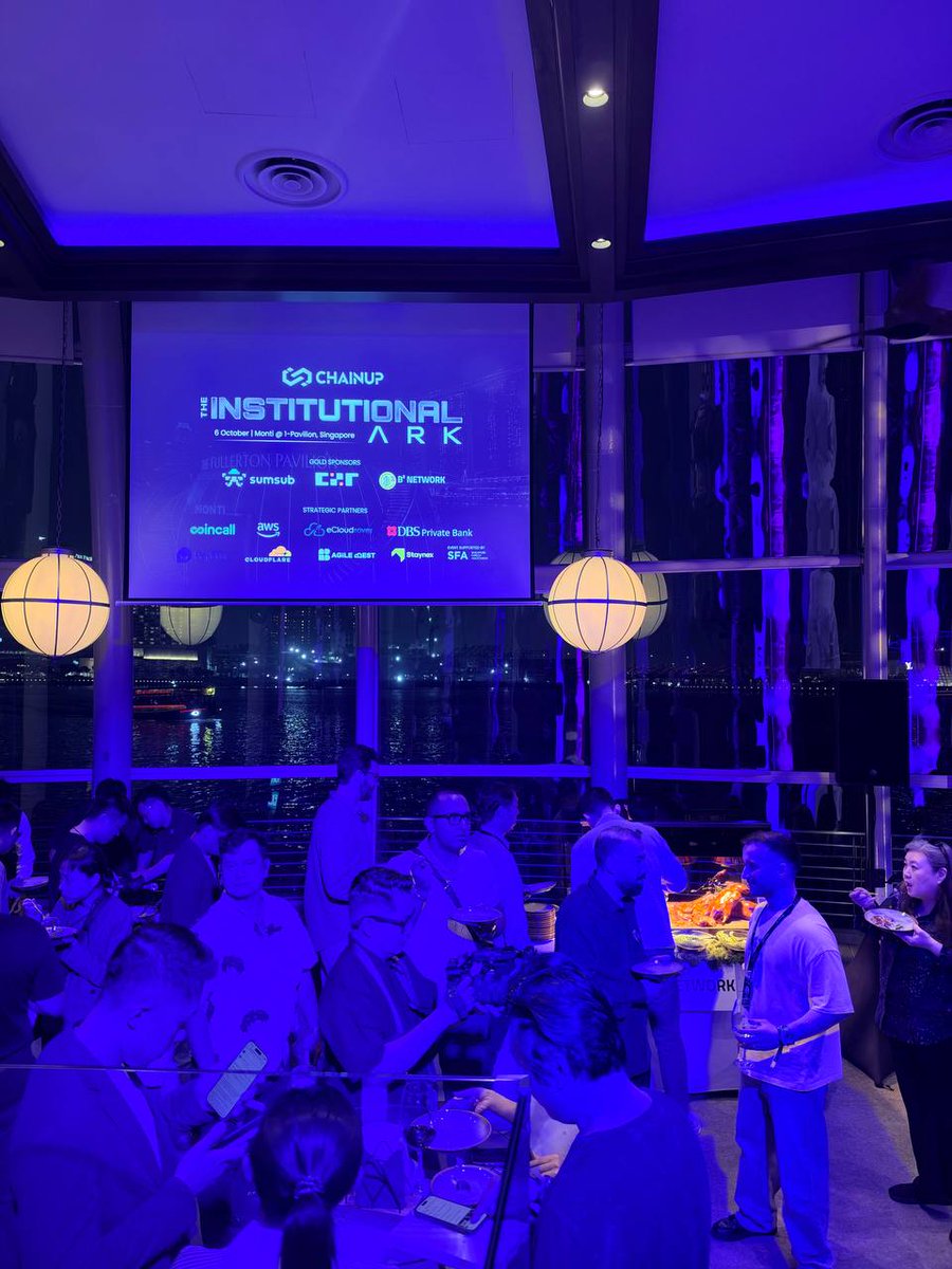 BSquaredNetwork's tweet photo. Live from The Institutional Ark.
Singapore is buzzing tonight.
B² is here. Come say hi. 👋 https://t.co/JamxmYt38z
