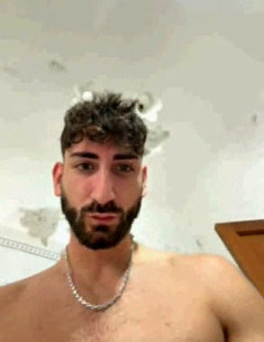 FilibertoZan's tweet photo. Another Italian playing on cam
#str8 #straight #Italian #bait #baited 
https://t.co/mkMGx0r9Mj https://t.co/ow2zJtLSBh
