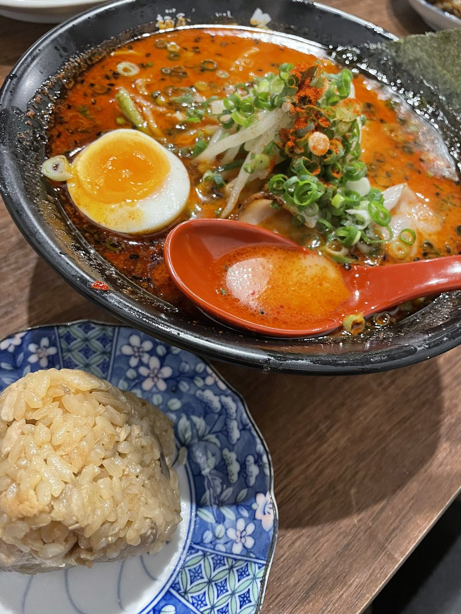 ShinjiTRIBE1's tweet photo. 宮古島帰りの、博多☺️

麺屋一矢美味かった‼️
今帰ってます‼️

TRIBEは本日から通常営業してます‼️

二日間のリフレッシュ休暇（シルバーウィーク代休）ありがとうございました‼️

#宮古島旅行 #博多ラーメン #麺屋一矢
#ばりうまい #おそめのシルバーウィーク https://t.co/ailskJUaEU