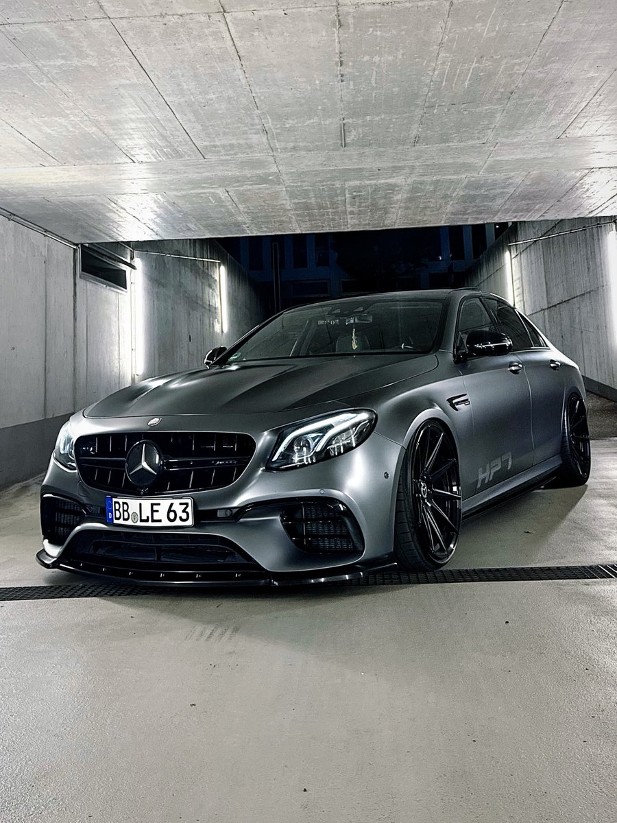 ApexDistrictX's tweet photo. E63s AMG 🩶 https://t.co/SQnx4Z3Xbn