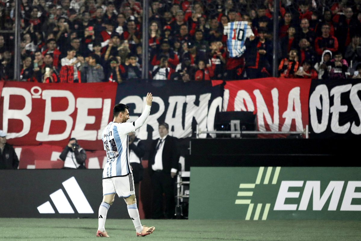CanalNewells's tweet photo. Te voy amar y extrañar toda mi vida. Gracias Lionel https://t.co/DtsQIKsDhE