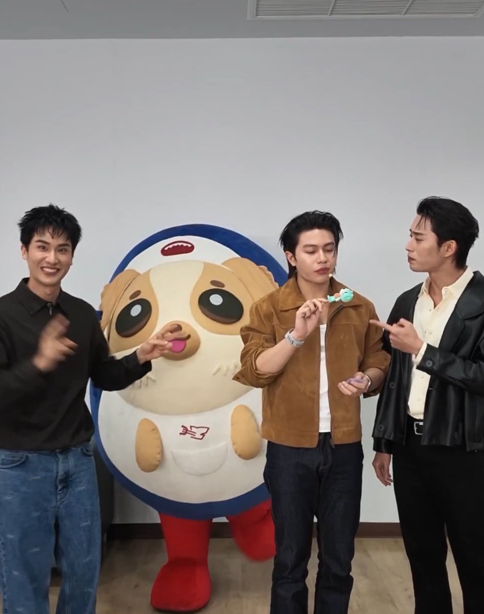 ha1emonday's tweet photo. ใบเกิดแพ้ใบสมรสจริงๆ https://t.co/m9EuWpw9FK