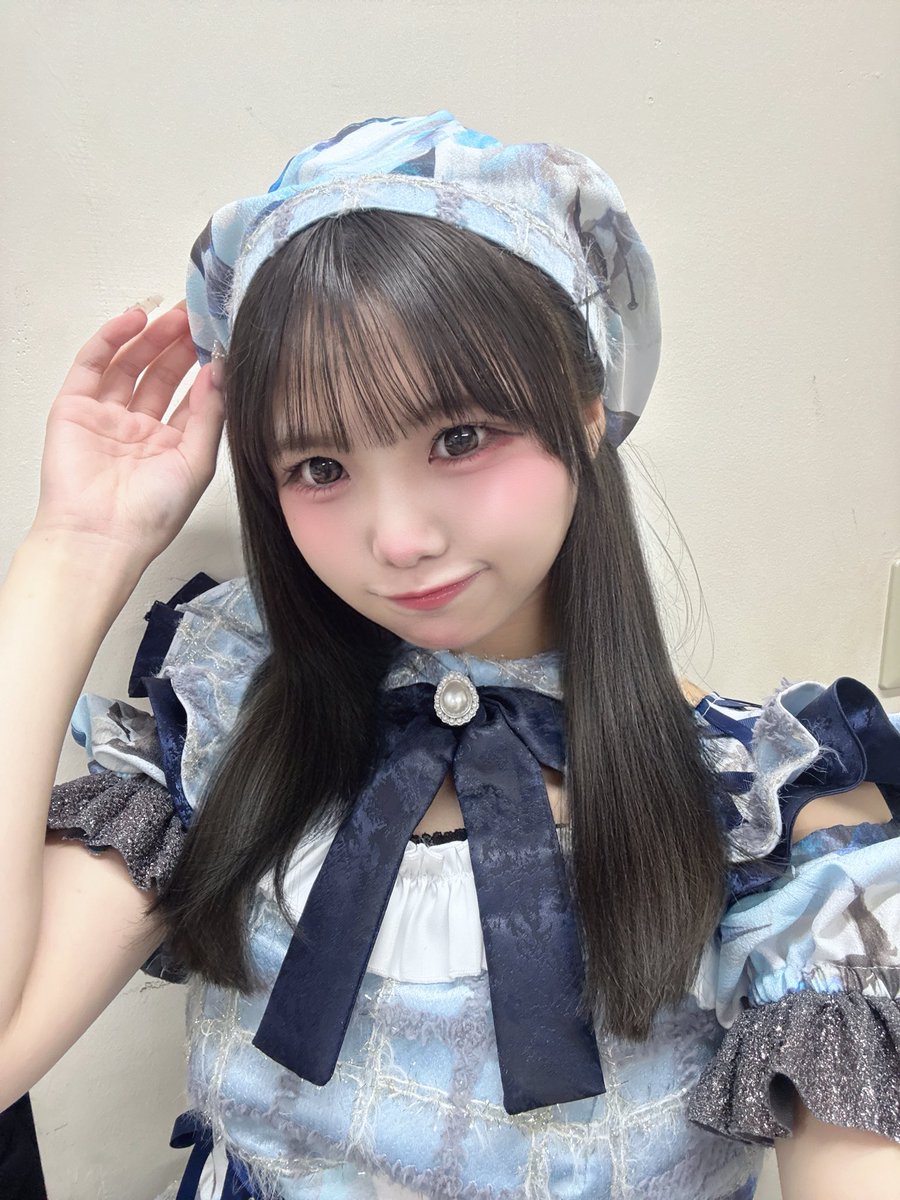 rin__hanasaki's tweet photo. 明日のライブは！！！🔥
衛星とカラテアさんPresents
『超 明星現象 2026』さんです！！！！
長いけど、読んでもらえたら嬉しいです😭
↓

⋆. ݁┈┈┈┈┈┈┈┈┈┈┈┈┈┈┈┈┈┈ ݁.⋆

君とのシナリオ黄色担当
花咲りん です🌼
だいすきなカラテアさんのサーキットに出演させて頂けること、とっても光栄で、幸せです。
大好きで尊敬しているカラテアさんの大切な曲もカバーさせて頂くので、もしよかったら、君シナのステージ、沢山の方に見て頂きたいと思っています。

⋆. ݁┈┈┈┈┈┈┈┈┈┈┈┈┈┈┈┈┈┈ ݁.⋆

君とのシナリオは自分達の出番以外に、企画ステージにも参加させていただきます！！👊🏻💥
じゃんけん大会は、なちが代表して戦ってくれます！りんは応援メンバーとして登壇させて頂きます！！✊🏻 ̖́-
楽曲カバーはだいすきな『夢中飛行論』。カラテアさんにとっても、カラテアさんのファンの皆さんにとっても大切な曲、この曲に恥じることないように、大切にカバーさせて頂きます。
ぜひ沢山の方に見て頂きたいです。

ほんっきで今から楽しみ！！！とっても頑張りたい、頑張る日なので、みんな予定調整出来そうな方は会いに来て欲しいです😭😭
遠征から帰ってきて一発目のライブ！！遠征先で会えなかったみんなにも会いたいよ(；＿；)♡既に予定調整するって伝えてくれてる方も居て嬉しい😭😭みんな待ってるからね！！！

⬇️

【超運命決定戦明星じゃんけん大会！】
@ Studio Freedom
出場💥14:30-15:00
君とのシナリオからは高梨なちが出場します🕊️（応援メンバー:花咲りん）

ライブ@ Studio Freedom
出演📖 18:15-18:40
特典会📷18:55-19:55
(特典会会場:VIZEL)

♥入場特典♥
・特典券3枚
・10秒動画券
#君シナ撮影可能Day
全曲【静止画のみ】撮影可能📸

チケット🩵🎫
https://t.co/eYPX24qxsk