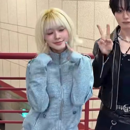 Kotoko_forlife's tweet photo. One thing I noticed that these collaboration videos were recorded recently cuz she has the same nails in the recent photos she shared???? https://t.co/oFDVF7pQAh