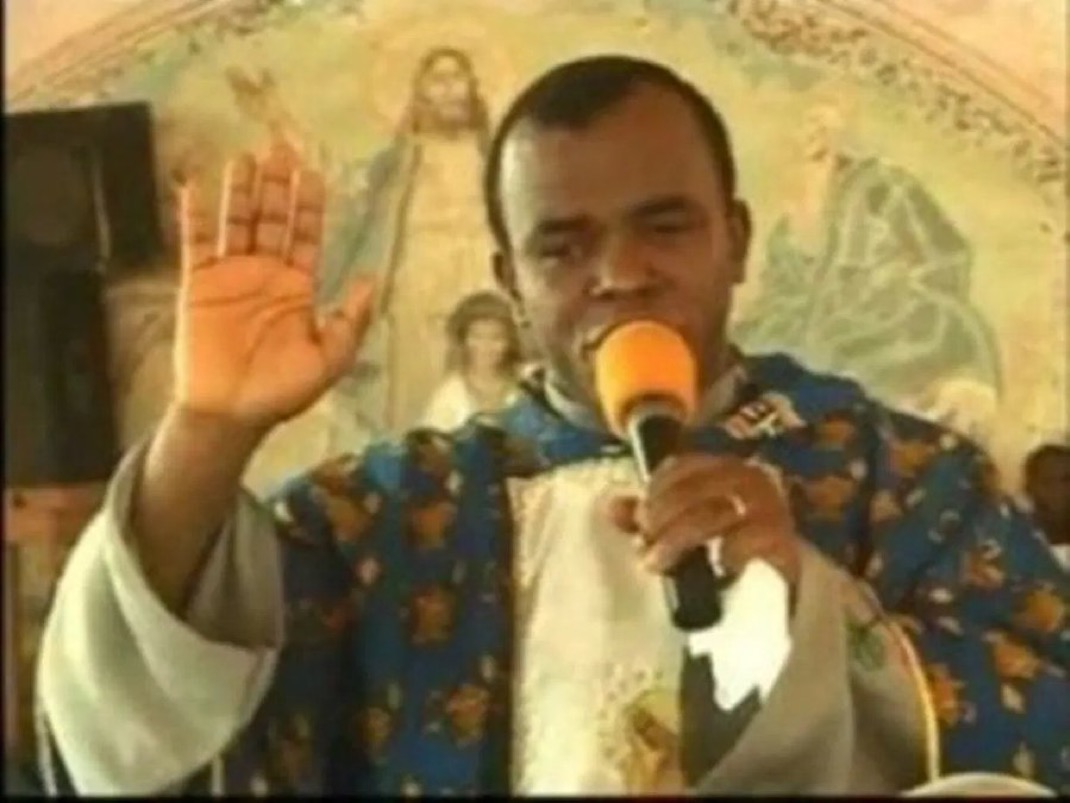 yabaleftonline's tweet photo. ‘I’m medically blind, but I can see’ — Fr. Mbaka. https://t.co/qgTa66jy1N