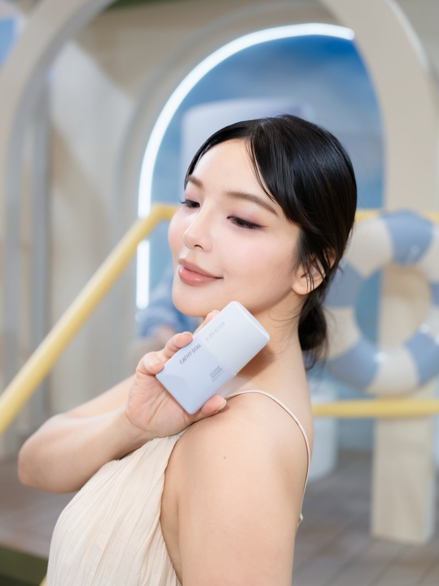 OrnTHFans's tweet photo. 🩵🤍🏝️

More > https://t.co/WSEjcFcO9g

#EcoSunทราย #CATHYDOLLxPSISCOTT #CATHYDOLLSkincare
#OrnOung #MoveORN https://t.co/zpWmxKVeyY