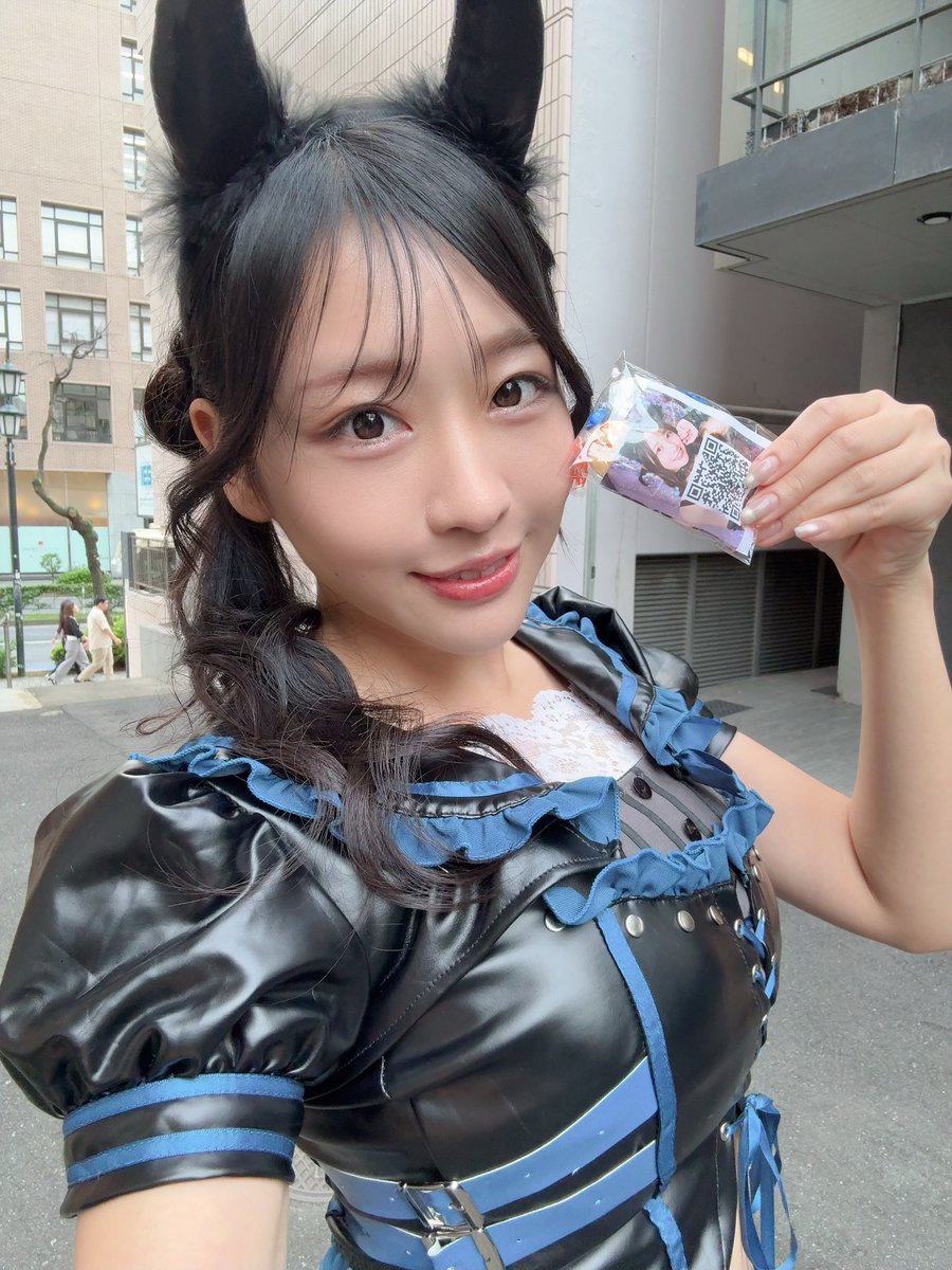 aoiringo_01's tweet photo. #よーよーよー ハロウィン定期公演
ありがとうございました👻🤍

衣装好評でうれしかった😈

お菓子もらえた〜？
りんごデビルが呪いかけといた🪄︎︎♡

明日のライブ🎤15:35〜「超明星現象」
https://t.co/O764ZYggAh https://t.co/rV1UhYB0OH