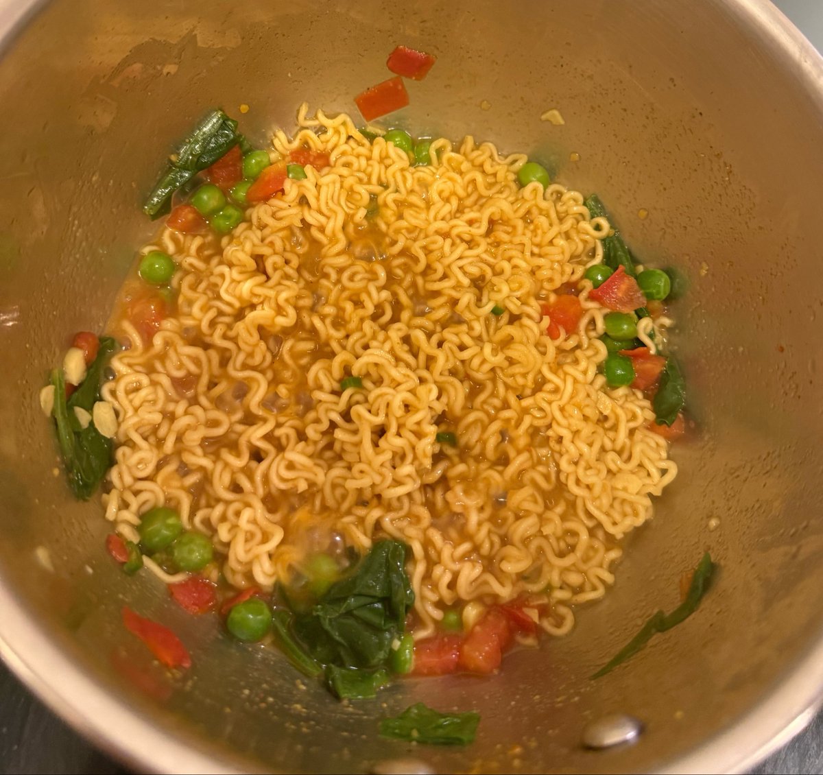ShahutUp's tweet photo. My summer Maggie recipe includes carrots beans baby corns mushrooms 
And winter Maggie is peas, tomatoes, green chilli and spinach 
Don’t ask me why it just fits https://t.co/7AR2LI4935