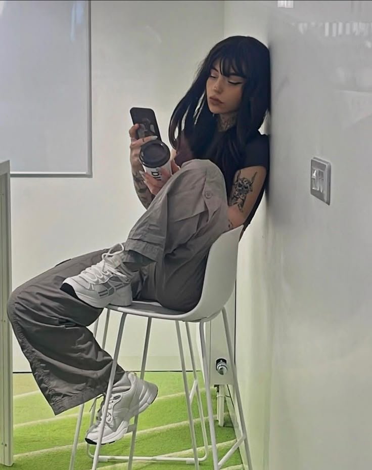 bleederJPTR's tweet photo. #dlaphoto
Líder lidereando entre clases 😌✨ https://t.co/nW2j9tWRCg