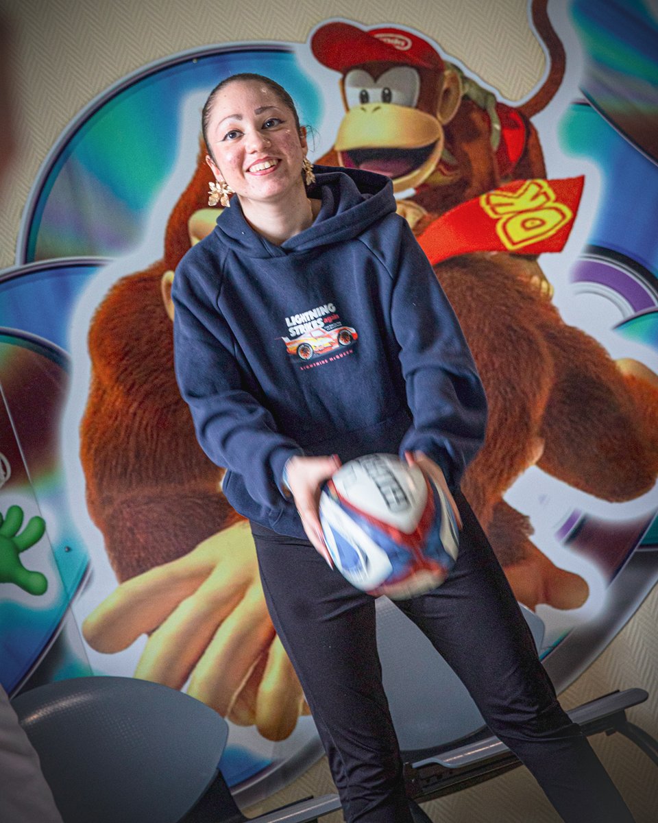 ASBHOfficiel's tweet photo. 🔴🔵 𝗩𝗶𝘀𝗶𝘁𝗲 𝗱𝗲 𝗻𝗼𝘀 𝗥𝗢𝗨𝗚𝗘 &amp; 𝗕𝗟𝗘𝗨 au service pédiatrie de l’Hôpital de Béziers avec l’association @PremiersdCordee. De beaux moments de partage avec les jeunes et le staff médical. Merci pour l’accueil ! 🙌 https://t.co/b6QoCseaIg
