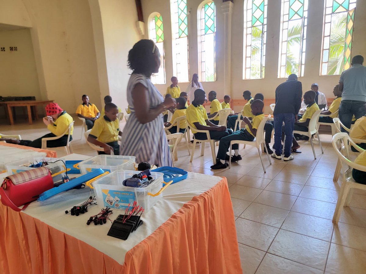creativity_rw's tweet photo. We visited Gatagara School in Rwamagana, where we put our science kits into the hands of learners with visual impairment and we explored how thoughtful product design can make hands-on STEM more inclusive.

One space to explore and discover 
#CreativityLab #InclusiveSTEM https://t.co/5b3XICmSQw